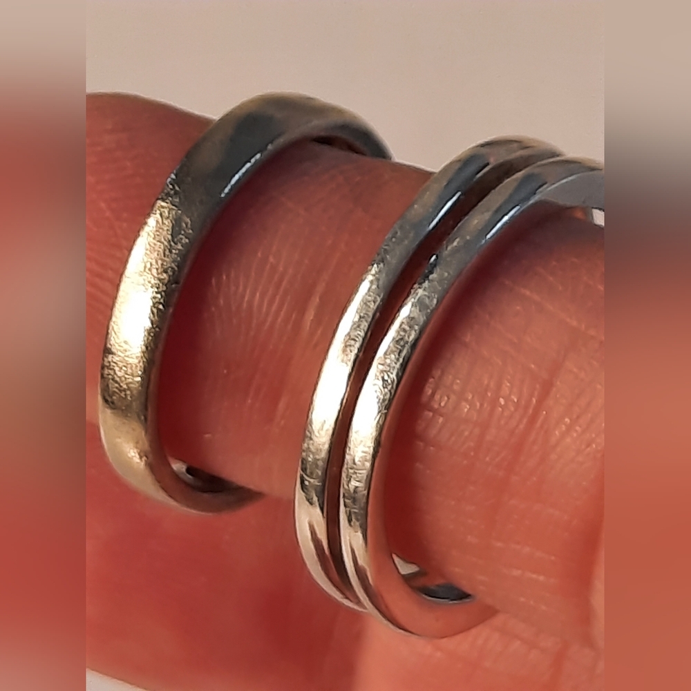 2 Sterling Silver Rings - Picture 2 of 12